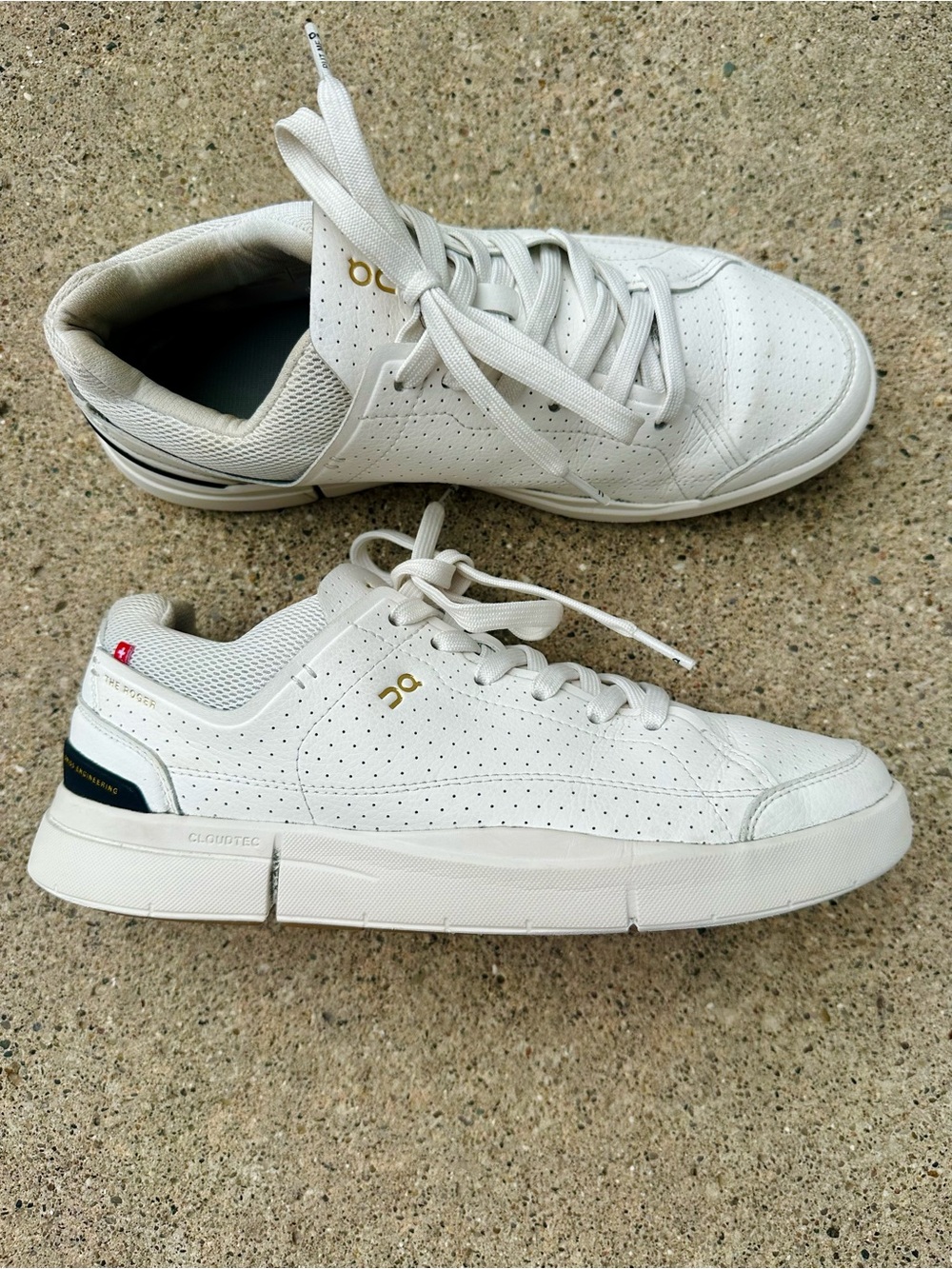 ON “The Roger” Advantage Running CloudTec White & Gold Women’s Sneaker, Size 9